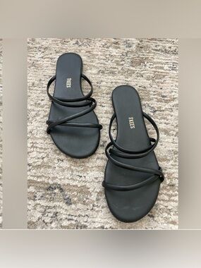 Tkees Sloane Sandals Strappy Black Leather Size 7